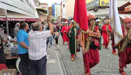 Mehteranı görünce çocuk gibi sevindi O anlar herkesi güldürdü