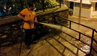Efeler'in cadde ve sokakları gece gündüz temizleniyor