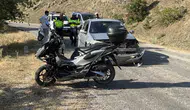 Alçılı koluyla direksiyona geçen sürücü kazaya davetiye çıkardı