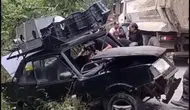 Hatay'da hafriyat kamyonu ve otomobil çarpıştı 9 kişi hastaneye kaldırıldı