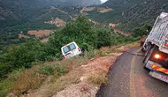 Osmaniye'de yağışlı havada sürücü uçurumun kıyısında durabildi