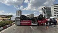 Uşak’ta yangına giden itfaiye aracı kamyonla çarpıştı