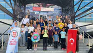 Tatvanlı çocuklar yaz tatilini havuzda sporla değerlendiriyor