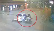 Eskişehir’de gece yarısı motosiklet kazası kamerada
