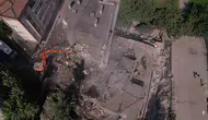 Bahçelievler'de çöken binanın yanındaki tehlikeli yapı yıkılıyor