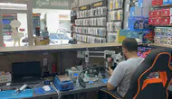 Tamir sırasındaki telefon bataryası patlayınca dükkan bir anda karıştı