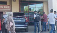 Diyarbakır'da trafik ışıklarında dehşet anları: Cip çapraz ateşe tutuldu