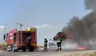 Beyşehir yolunda korku dolu anlar: Saman yüklü kamyonet alevlere teslim oldu