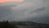 Adana'da korku dolu anlar: Alevler evlerin kapısına dayandı