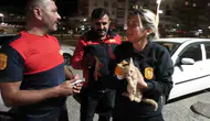 Motor kaputundan gelen ses mahalleliyi ayağa kaldırdı: Küçük misafirin zorlu kurtuluşu