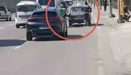 Bursa trafiğinde alışılmadık dayanışma: Motosikletli kuryeden arızalı araca sıra dışı destek