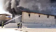 Gaziantep'te korkutan yangın: Atık yağ tesisi alevlere teslim oldu
