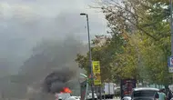 Vatan Caddesi'nde korku dolu anlar: Seyir halindeki araç bir anda alev topuna döndü