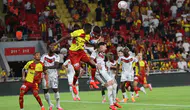 Gürsel Aksel'de Gaziantep FK Fırtınası: Göztepe İlk Yarıda Dağıldı