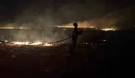 Reyhanlı'da korkutan anız yangını: Felaketin eşiğinden dönüldü