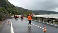 Kavukkavla mevkisinde korkutan anlar: Yol trafiğe kapandı