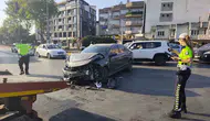Işıklı Kavşağı'nda sabah dehşeti: Kırmızı ışık ihlali baba ve oğlunu hastanelik etti