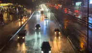 Meteorolojinin uyarısı gerçeğe dönüştü: İstanbul'da aniden bastıran sağanak hayatı felç etti