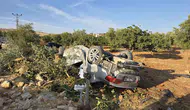 Gaziantep'te Gençlerin İçinde Olduğu Otomobil Fıstık Tarlasına Uçtu: 1 Ölü, 6 Yaralı