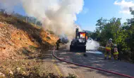 Seyir halindeki iş makinesi bir anda alev topuna döndü