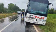 Tokat kara yolunda dehşet anları: Yolcu otobüsü kamyonete çarptı