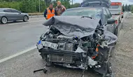 Şile Yolu'nda korkutan kaza: Bariyerlere çarpan otomobil hurdaya döndü