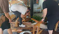 Saniyelerle gelen mucize: Kontrolden çıkan minibüs kafeye daldı