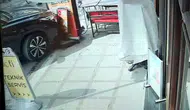 Edirne'de şaşkına çeviren kaza: Alkometreyi üflemek yerine içine çekti