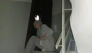 Manisa'da apartman sakinlerini dehşete düşüren komşu dehşeti: Matkapla kapıyı parçaladı