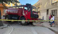 Küçükçekmece'de korku dolu anlar: Alevler çatı katını küle çevirdi