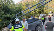 İskenderun'da direksiyon hakimiyeti kabusa dönüştü: Otomobil hurdaya döndü