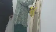 Gece yarısı sokakta kaybolan yaşlı kadından polislere duygulandıran kahve daveti