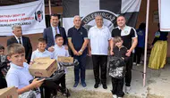 Siyah-beyazlılardan minik öğrencilere anlamlı dokunuş: Eğitim yolculuğunda yanlarındalar