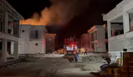 Kayseri'de lüks inşaat alevlere teslim oldu: İhmal mi yoksa kaza mı?