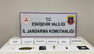 Eskişehir'de zehir tacirine jandarma baskını: Adresinden cephanelik çıktı
