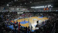 Turgutlu'da basketbol sahasında anlamlı duruş: Şiddete karşı siyah kartonlu tepki