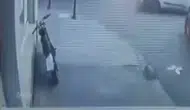 Zeytinburnu'nda soğukkanlı hırsızlık: Göz göre göre bisikleti alıp gitti