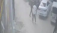Sokak ortasında şiddete dur demek isterken bıçaklandı: O dehşet anları kamerada