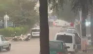 Elmalı'da aniden bastıran yağış hayatı felç etti: Pazar yeri sular altında kaldı
