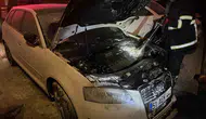 Niğde'de gece yarısı paniği: Otoparktaki araç alevlere teslim oldu