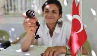 Dedesinden devraldığı bayrağı 23 yıldır gururla taşıyor: Köyün kaderini değiştiren kadın muhtar