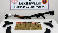 Balıkesir'de şafak operasyonu: Silah tacirlerine jandarmadan ağır darbe