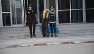 Sosyal medya fenomeni Çağla Öz için kelepçeli adliye yolu