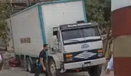 Gaziantep'te dehşet anları: Yokuşta kontrolden çıkan kamyon eve daldı