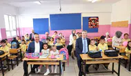 Sultangazi'de okul heyecanı: 12 bin minik öğrencinin masasında belediye sürprizi
