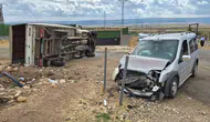 Gaziantep'te kavşak dehşeti: İki araç çarpıştı, ortalık savaş alanına döndü