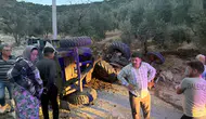 Bozdoğan'da korkutan kaza: Patika yolda traktör takla attı