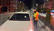 Direksiyon başında sızdı kaldı: Polis ekiplerini görünce tekrar uyumaya çalıştı