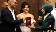 Denizli'de unutulmaz nikah: Bakan Göktaş genç çiftin mutluluğuna şahitlik etti