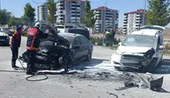 Yozgat'ta dehşet anları: Çarpışmanın ardından otomobil alev topuna döndü